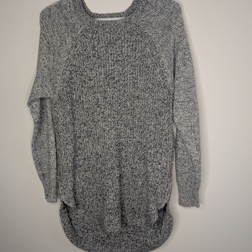 RW&CO. Gray Crew Neck Sweater with Chunky Knit